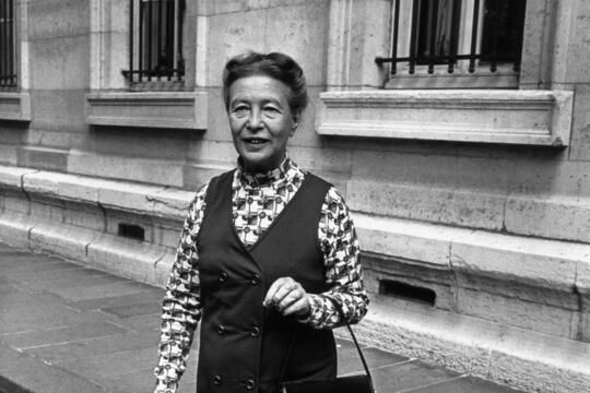 Simone de Beauvoir et al edition Marine Rouch Chere Simone de Beauvoir Vies et voix de femmes ordinaires Correspondances croisees 19581986 Flammarion0.jpg