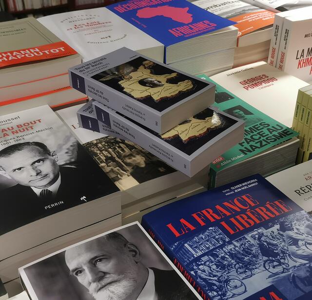 Rayon Histoire de la Librairie L'écume des mots (Paris)