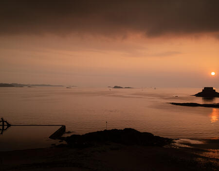 Vue depuis Saint-Malo, sur la Manche