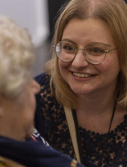 Mélanie Loriot, responsable de la bibliothèque du CHU de Lille