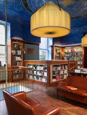 Vue du deuxième étage de la librairie Albertine