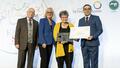 Le président du jury Bassam Baraké, l'Administratrice de l'OIF Caroline St-Hilaire, Souad Labbize et le Directeur du département des sciences et de la recherche scientifique Muhamad Abu Darwich.