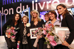 Remise du prix Janette-Bertrand à Marie-Hélène Larochelle pour Toronto jamais bleue (Leméac)